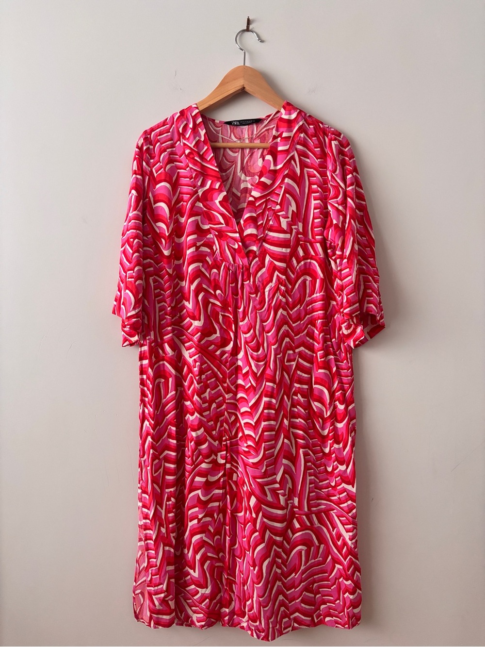 Zara Pink Red Patterned V-Neck Dress